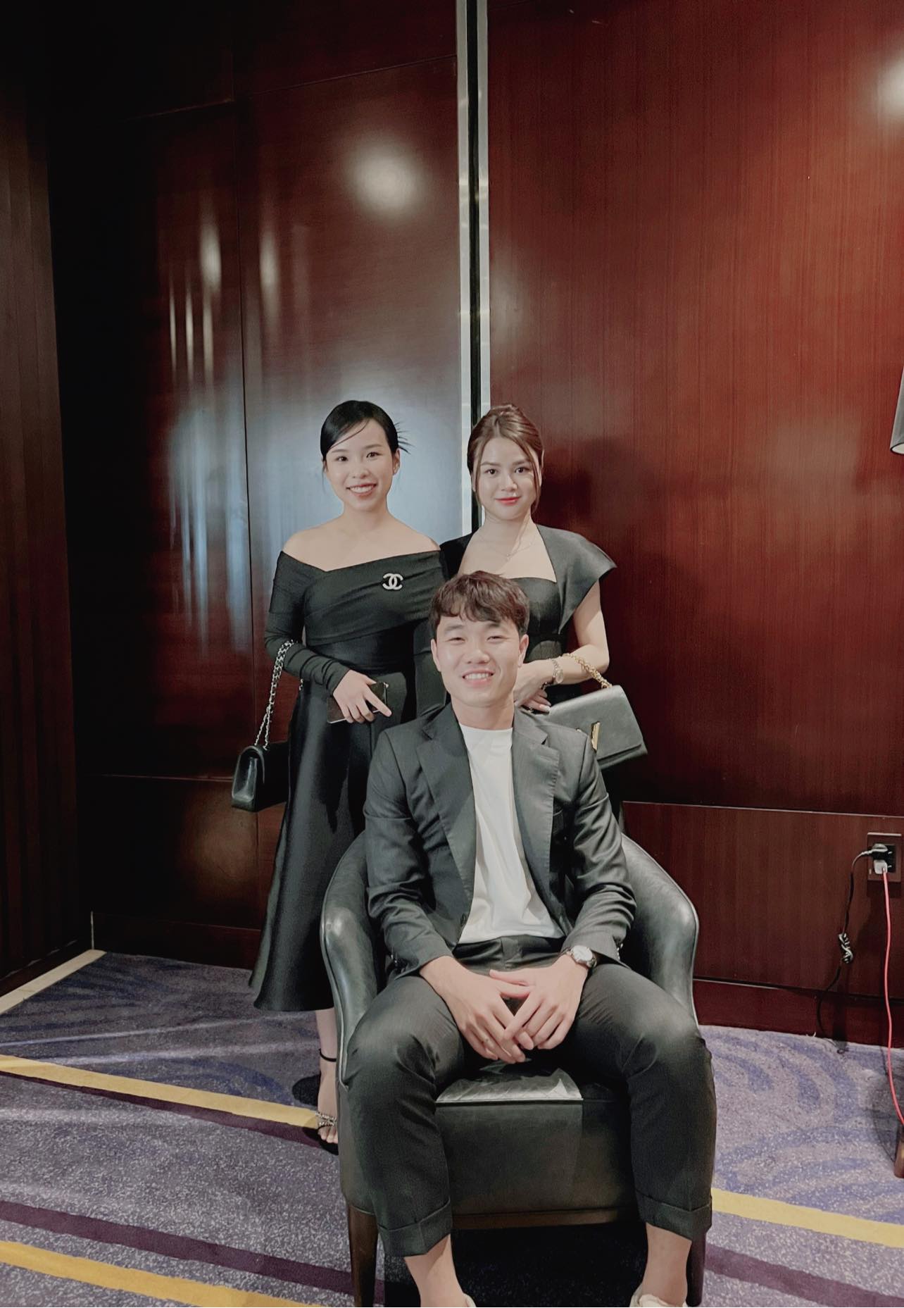 Điểm tên dàn khách mời nổi tiếng dự đám cưới Đức Chinh: Vợ Công Phượng cũng góp mặt-6