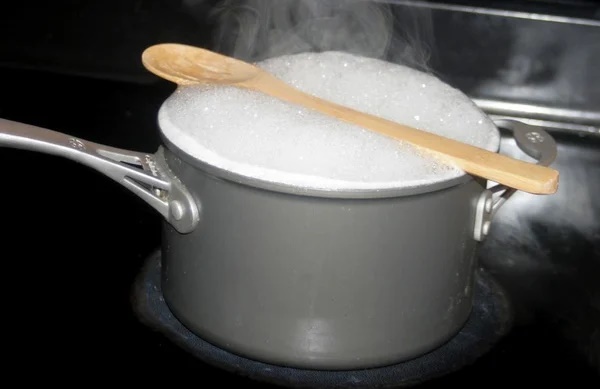 10 mẹo cực hay với chiếc thìa ăn cơm không phải ai cũng biết-1