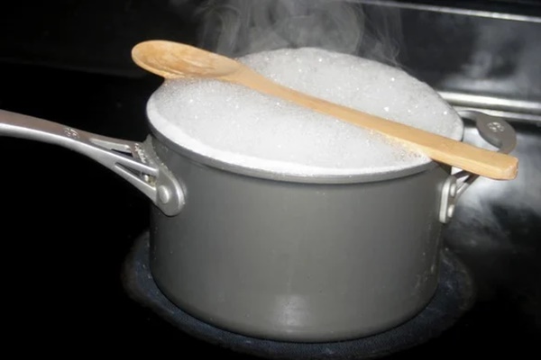 Chẳng cần chất hóa học, đánh bay vết rỉ sét, oxy hóa chỉ bằng nguyên liệu nhà nào cũng có-5