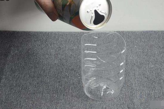 Uống bia thừa đừng đổ đi, làm theo cách đơn giản này đuổi sạch muỗi ra khỏi nhà, không con nào dám bén mảng