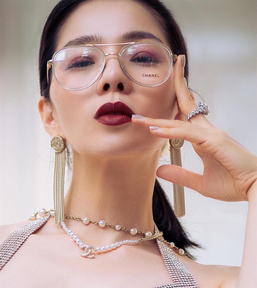 Lệ Quyên ăn đứt Hà Hồ nhưng khó đấu lại dàn hoa hậu khi đụng hàng-1