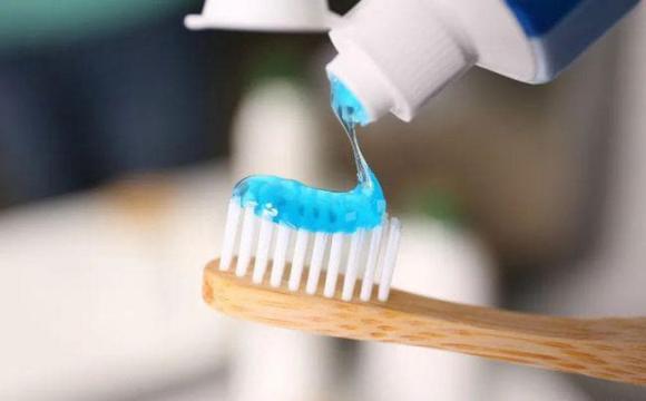 Sự khác biệt giữa nút lớn và nhỏ trên bồn cầu là gì? Hóa ra nhiều người bao năm đã ấn nhầm-7