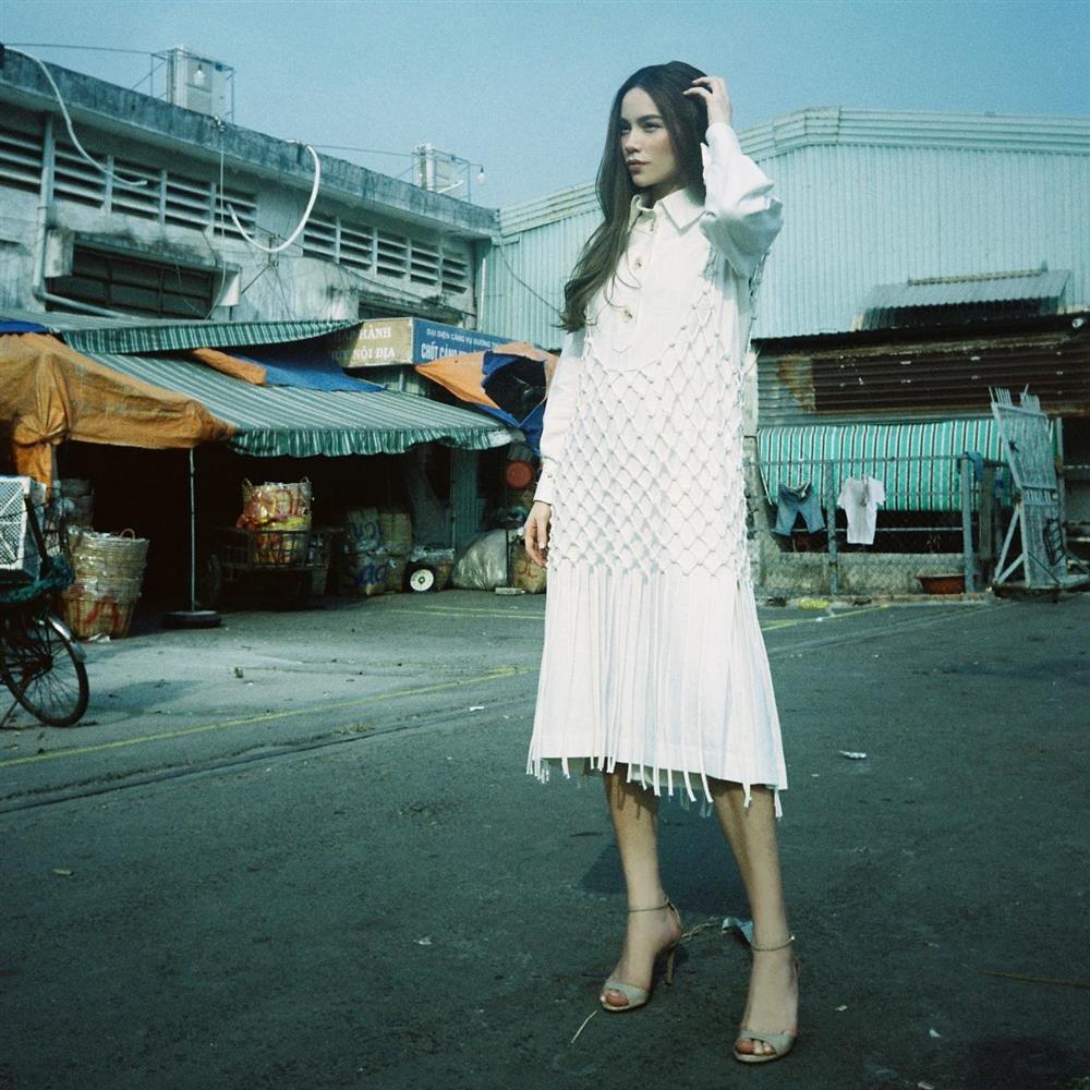 Vbiz có 3 cao thủ diện sandal rất trẻ trung và thanh lịch, hợp phong cách nàng 30+-4