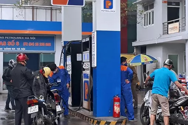 Giá xăng đắt chưa từng có, càng làm càng lỗ, tài xế xe công nghệ tính bỏ việc-3