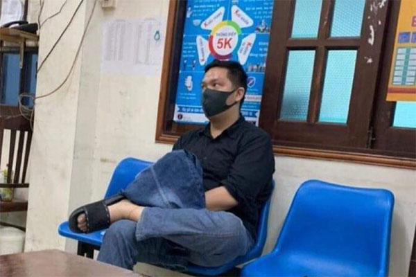 Đề nghị triệu tập bà nội bé gái 8 tuổi bị cha và ‘dì ghẻ’ bạo hành tới tòa-2