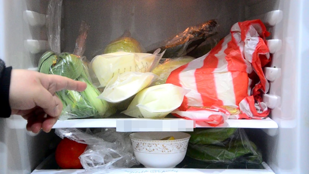 Đặt đá viên vào tủ lạnh có thể tiết kiệm được rất nhiều tiền điện: Cái số 3 đơn giản nhưng ít người biết-2