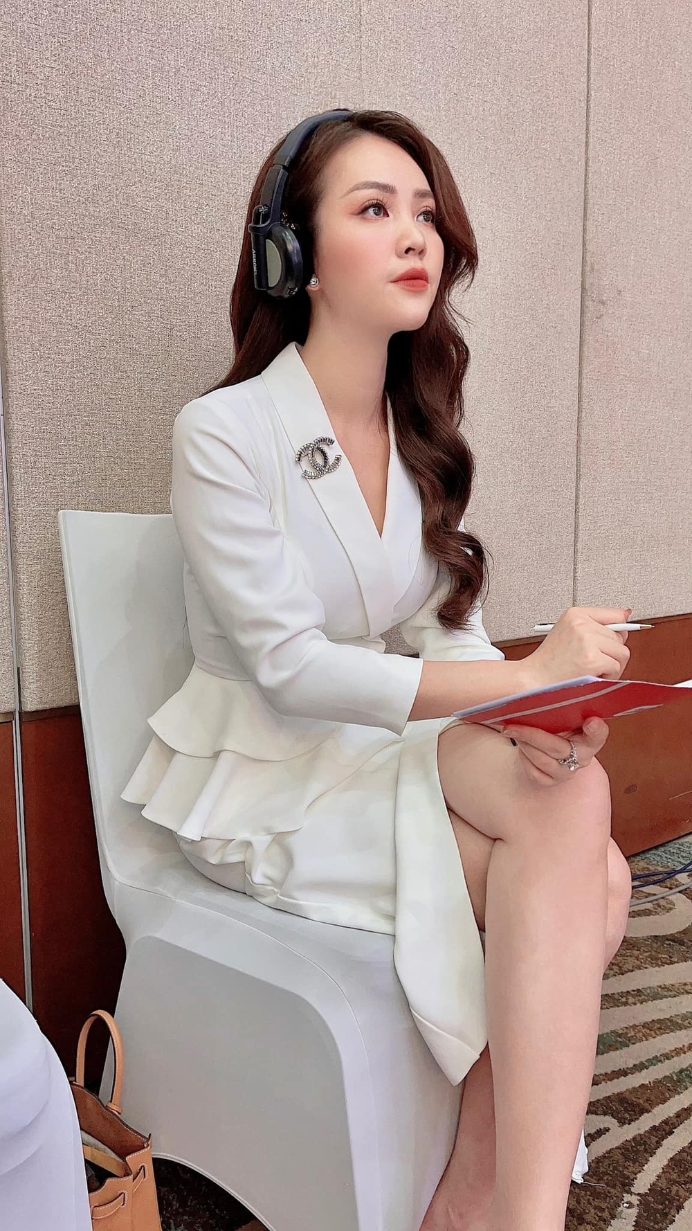 Cuộc sống kín tiếng, giản dị, tránh xa ồn ào của Á hậu Thụy Vân ở tuổi 36-4