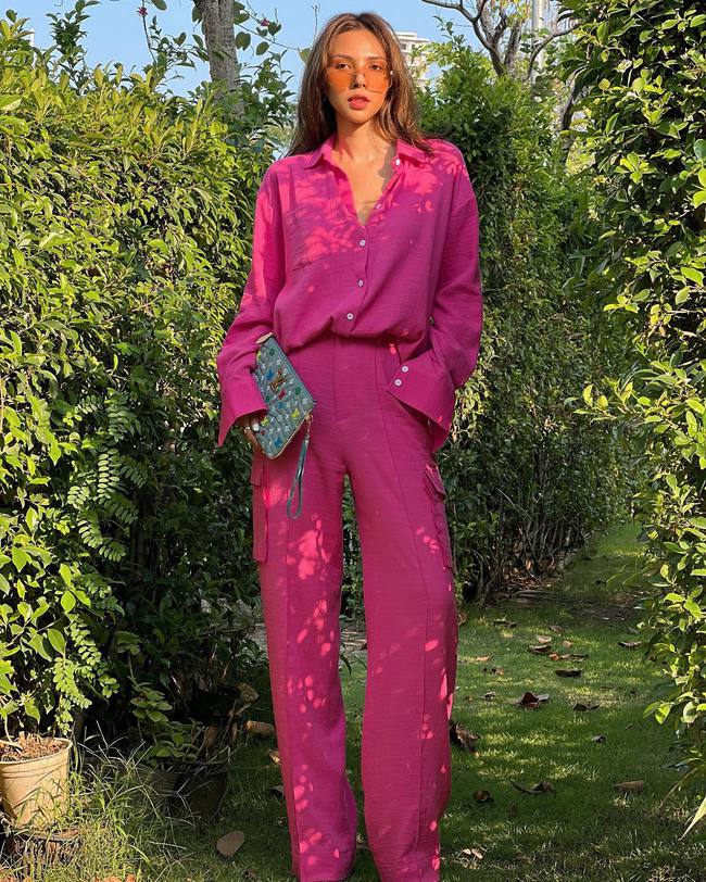 Sao Việt diện áo sơ mi màu rực rỡ theo 13 cách rất sang chứ không hề sến-10