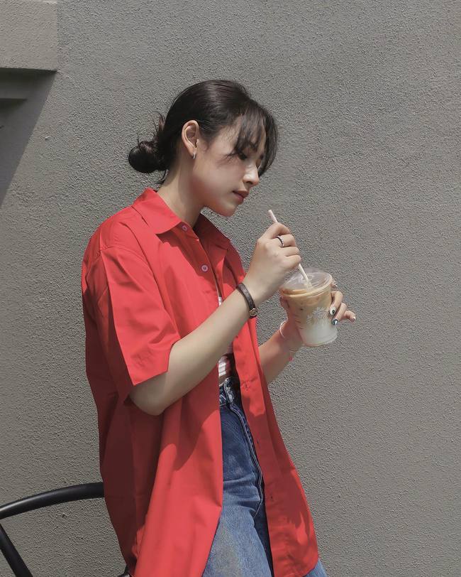 Sao Việt diện áo sơ mi màu rực rỡ theo 13 cách rất sang chứ không hề sến-11