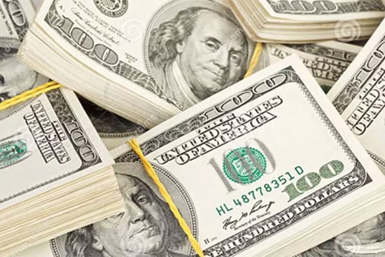 USD chợ đen đắt kỷ lục, tiến sát 24.000 đồng/USD