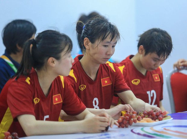 Những khoảnh khắc xúc động phía sau tinh thần thi đấu quật cường của đội tuyển nữ Việt Nam-8