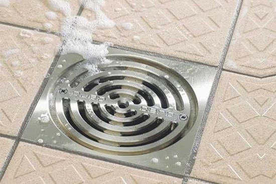 Cách xử lý cống thoát nước bị tắc vì tóc: Vệ sinh vài phút là xong ngay