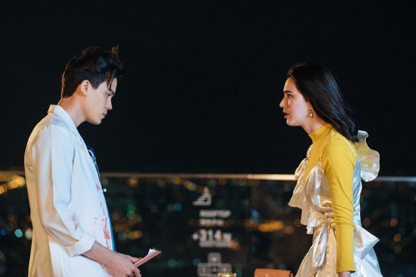 Mỉa mai bạn gái cũ là cau điếc, nhìn người đứng cạnh cô ấy mà đêm về tôi khóc nghẹn-1