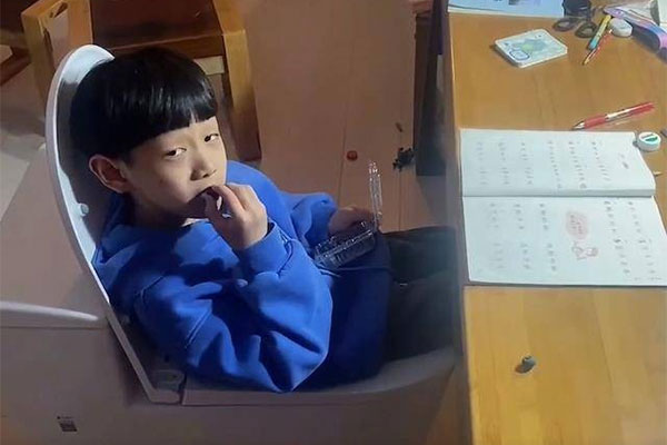 6 bài tập về nhà không hẹn ngày trả của thầy giáo lớp 10 TP.HCM gây xúc động-2