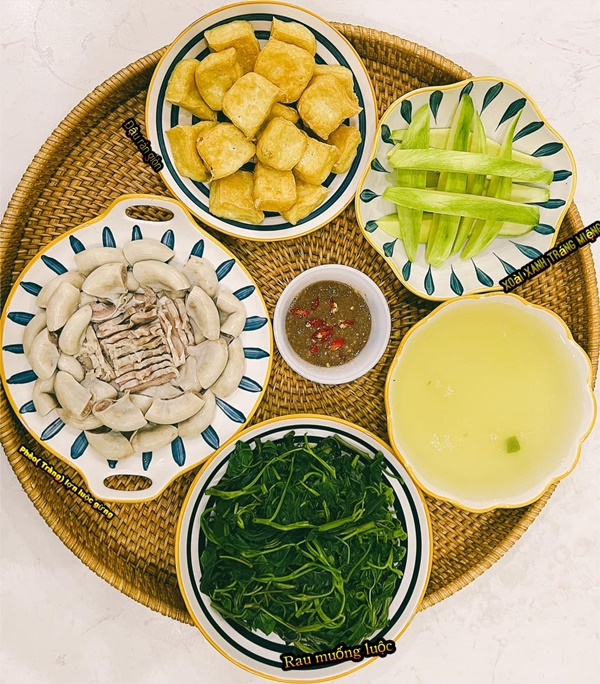 Mâm cơm ngày hè&nbsp;của gia đình vùng biển toàn những món ngon đặc sắc,&nbsp;thực đơn hấp dẫn ai cũng mê-3