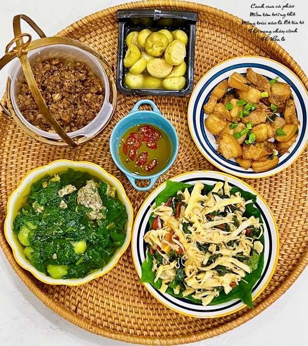 Mâm cơm ngày hè&nbsp;của gia đình vùng biển toàn những món ngon đặc sắc,&nbsp;thực đơn hấp dẫn ai cũng mê-4