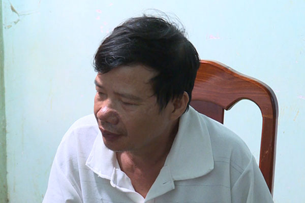 Người mọc đuôi ở Hà Giang: Vừa cắt đuôi thì lăn ra... ốm-3