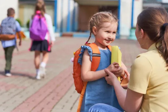 Dạy con bảo vệ bản thân bằng QUY TẮC MẬT MÃ với người lạ, chỉ nói 1 từ tưởng đơn giản nhưng lại hiệu quả không ngờ-3