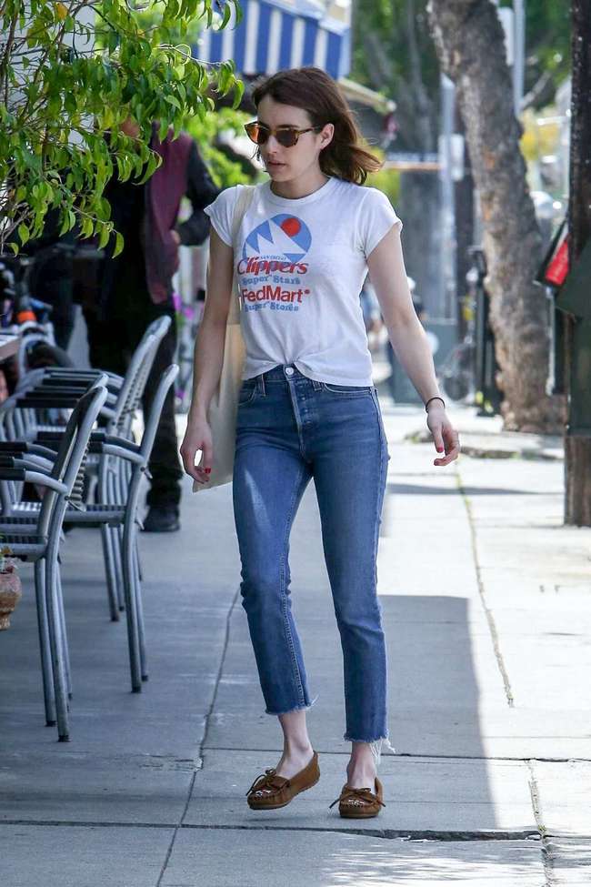 Không thích cầu kỳ, sao Hollywood diện áo thun trắng theo 12 cách đơn giản mà sang xịn mịn-8