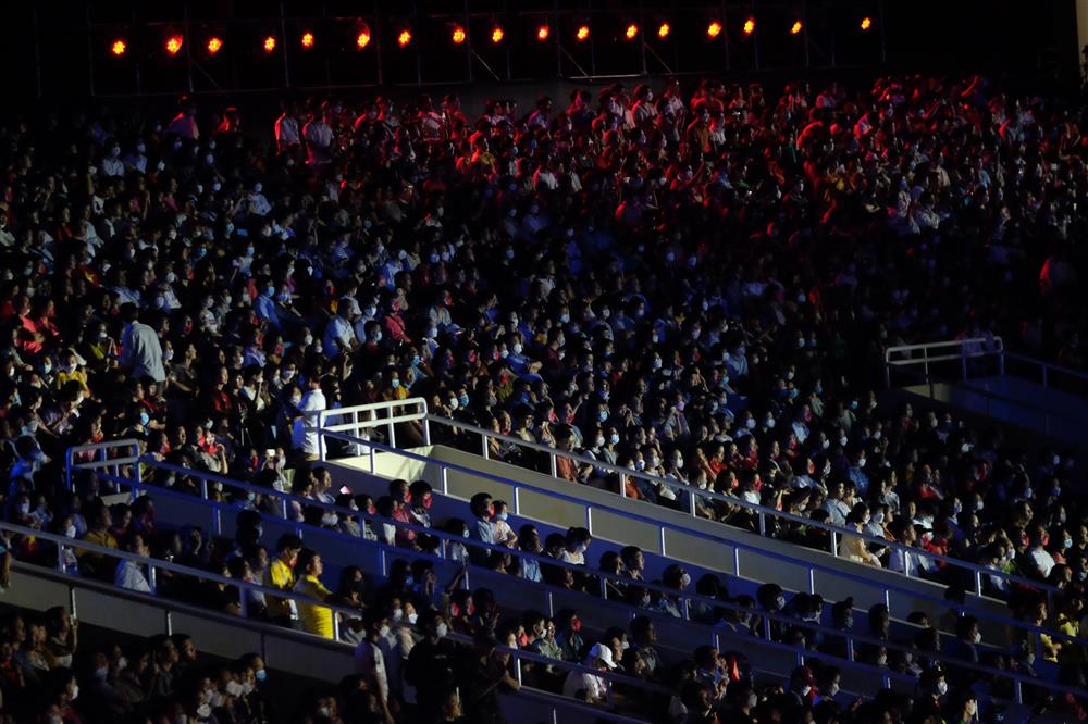 Những khoảnh khắc ấn tượng nhất lễ khai mạc SEA Games 31: Pháo hoa thắp sáng chảo lửa Mỹ Đình, những nụ cười tươi ánh lên niềm tự hào dân tộc đã lâu rồi mới thấy!-21