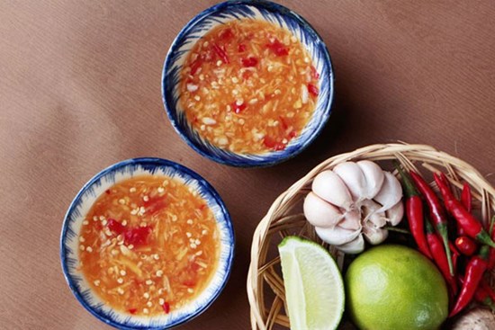 Pha mắm chua ngọt nếu muốn tỏi ớt nổi lên 100% 