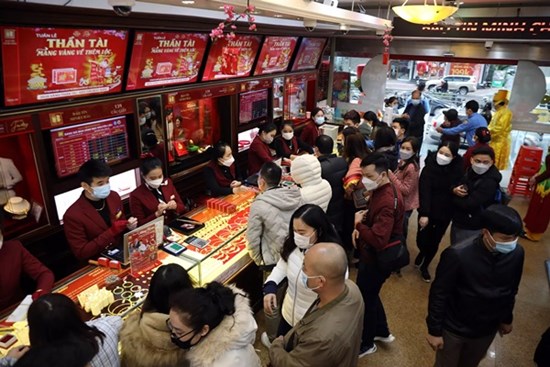 Giá vàng hôm nay 13/5: Đồng loạt đổ vỡ, vàng khó thoát cảnh thê thảm