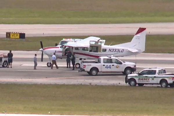 Phi công mất tỉnh táo, hành khách tự lái máy bay hạ cánh thành công-1