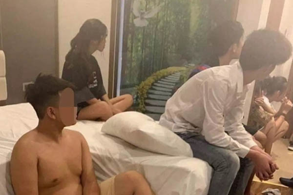 Nhiều nữ nhân viên y tế bay lắc thâu đêm cùng ông trùm ma tuý-3