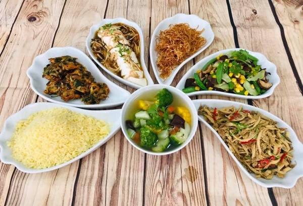 Gợi ý mâm cơm chay tháng Phật đản đẹp mắt, đơn giản mà vẫn đảm bảo dinh dưỡng-3