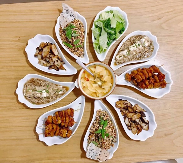 Gợi ý mâm cơm chay tháng Phật đản đẹp mắt, đơn giản mà vẫn đảm bảo dinh dưỡng-4