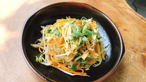 Gợi ý mâm cơm chay tháng Phật đản đẹp mắt, đơn giản mà vẫn đảm bảo dinh dưỡng-11