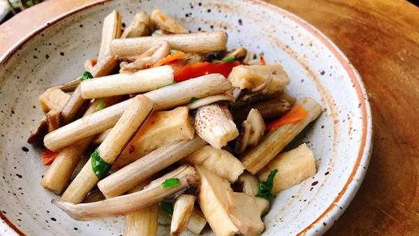 Gợi ý mâm cơm chay tháng Phật đản đẹp mắt, đơn giản mà vẫn đảm bảo dinh dưỡng-13