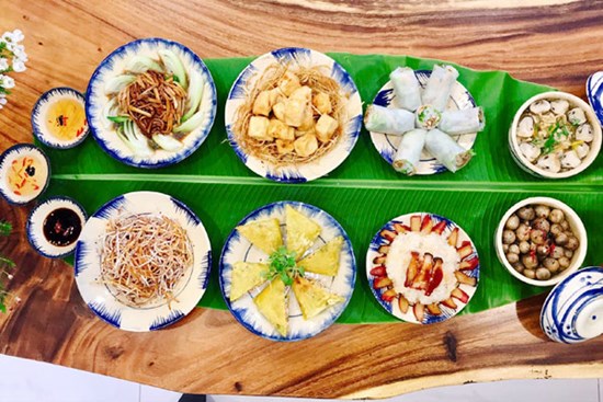 Gợi ý mâm cơm chay tháng Phật đản đẹp mắt, đơn giản mà vẫn đảm bảo dinh dưỡng