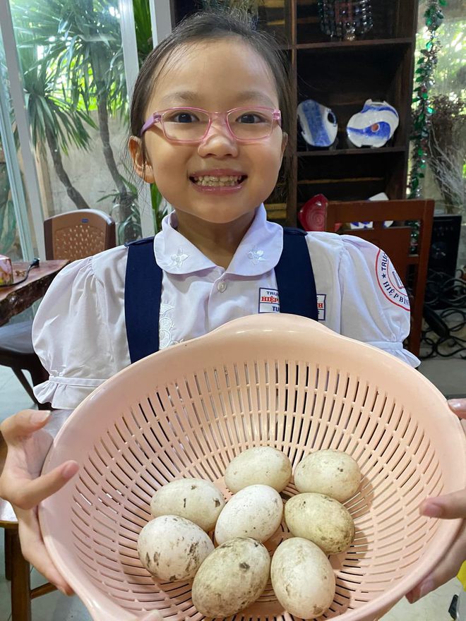 NSƯT Hạnh Thúy tuổi 46: Đôi khi tôi tự hỏi, mình phải quá dành dụm làm gì-4