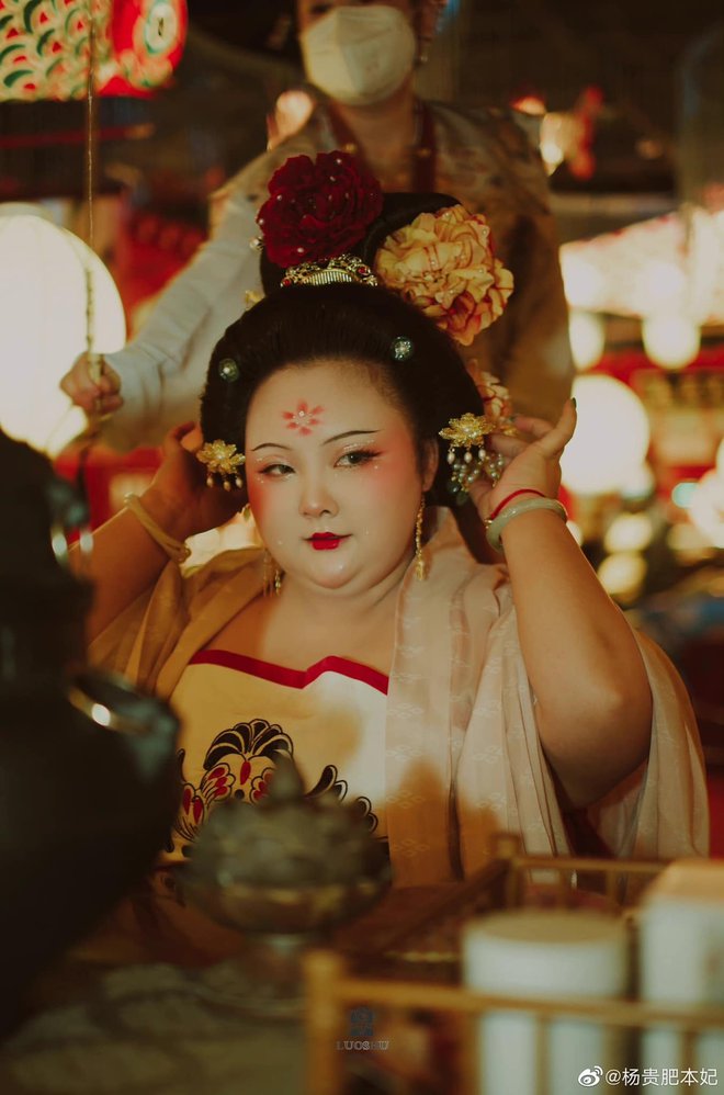 Cô gái nặng 100 kg xuất sắc cosplay đệ nhất mỹ nhân Dương Quý Phi, nhận được bao lời khen ngợi: Con gái khi tự tin là đẹp nhất-1