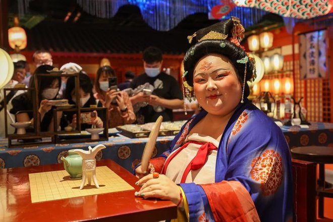 Cô gái nặng 100 kg xuất sắc cosplay đệ nhất mỹ nhân Dương Quý Phi, nhận được bao lời khen ngợi: Con gái khi tự tin là đẹp nhất-6