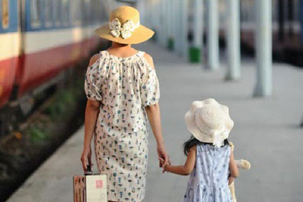 Những bông hoa giấy thắt nơ của ông chú ngố và bí mật 30 năm giấu trong bát gà hầm-4