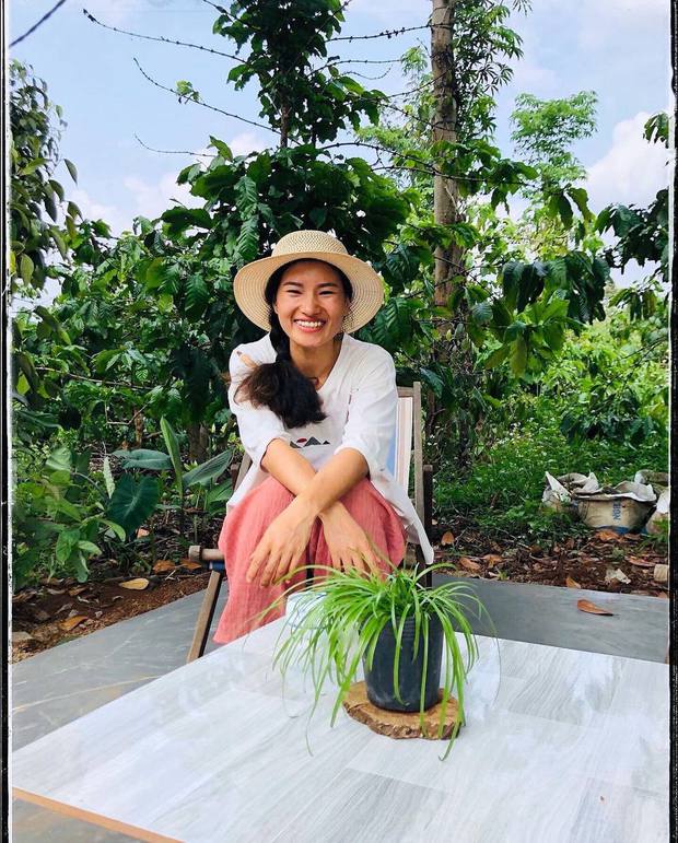 Bỏ giày cao gót về rừng mang ủng làm nông dân, cô gái đáp trả mạnh mẽ câu hỏi kém duyên-2