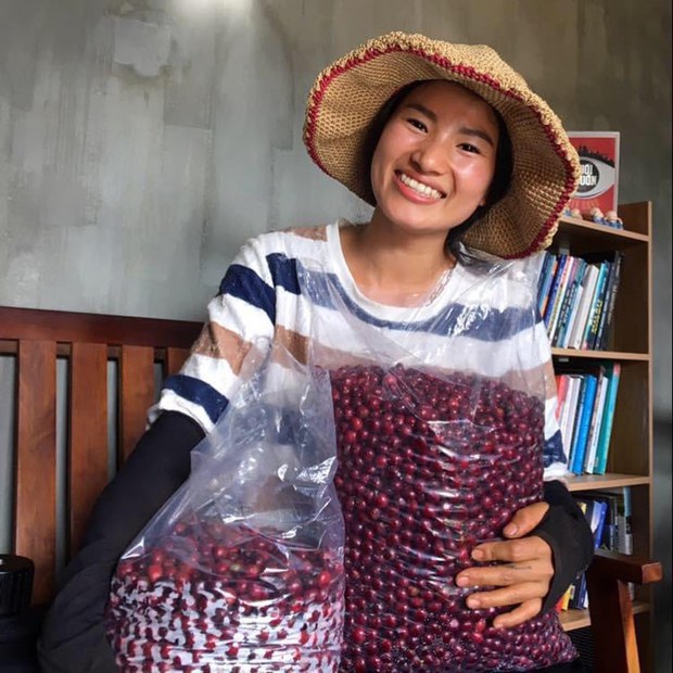 Bỏ giày cao gót về rừng mang ủng làm nông dân, cô gái đáp trả mạnh mẽ câu hỏi kém duyên-6