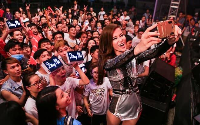 Giữa ồn ào Đông Nhi, cách hành xử của Mỹ Tâm dành cho fan khiến netizen tâm phục khẩu phục-3