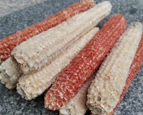 Làm khô lõi ngô và đặt nó trong nhà bếp có công dụng rất mạnh mẽ, giúp giải quyết được vấn đề lớn của hàng nghìn hộ gia đình