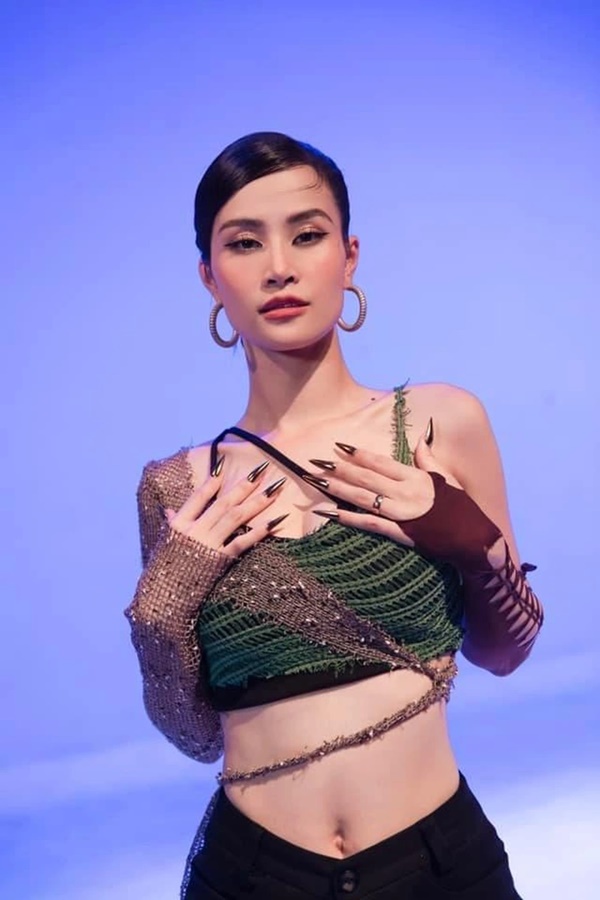 Đông Nhi bị bóc phốt thái độ xin lỗi không chân thành-5