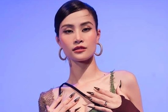 Đông Nhi bị bóc phốt thái độ xin lỗi không chân thành