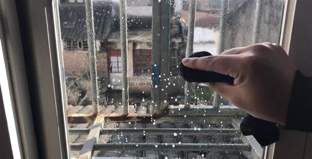 Nhét miếng rửa bát bằng thép vào trong chiếc tất có công dụng tuyệt vời, ai cũng muốn học theo-2