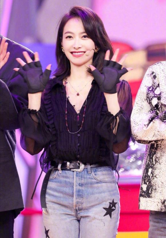 Sơ mi chỉ mặc được với quần âu? Sai rồi, thành thạo 3 kỹ năng phối đồ này, áo sơ mi cũng có thể biến tấu theo nhiều phong cách-6