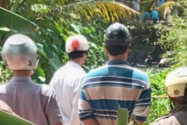 Bắt khẩn cấp người đàn bà giết chồng rồi dìm thi thể xuống ao-1