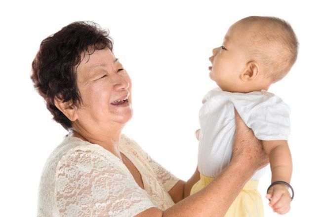 Mẹ chồng bỏ mặc tôi sinh nở đi chăm cháu ngoại suốt 7 năm, đến khi bà nằm viện lại kêu tôi phải chăm sóc?-2