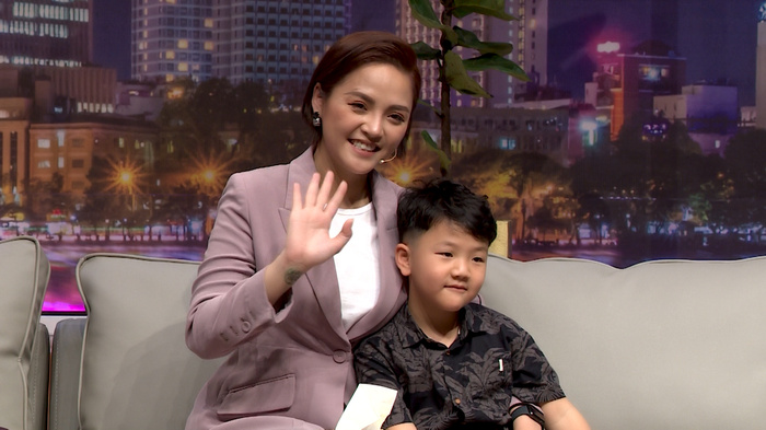 Những bà mẹ đơn thân giàu nghị lực nhất showbiz Việt-2