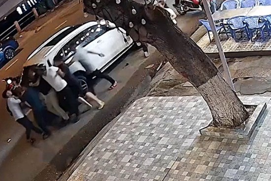 Vụ tài xế xe Mercedes truy đuổi, tông chết người: Kìm chế, đừng 'ăn thua', kích động khi va chạm trên đường!