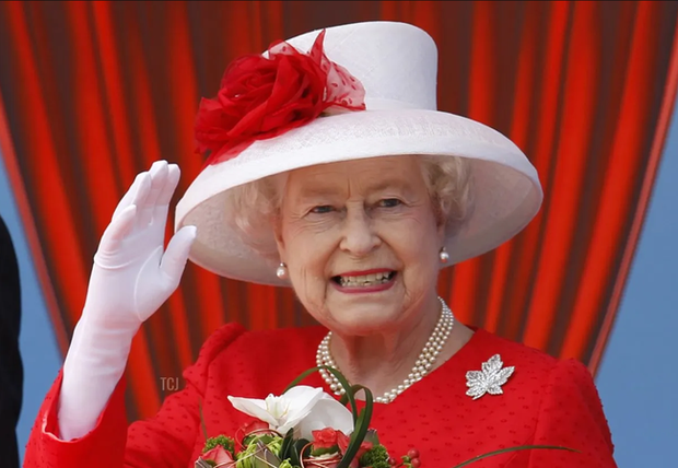 5 bảo vật vô giá của Nữ hoàng Anh mà dân chúng được chiêm ngưỡng ngoài đời thực nhân đại lễ Bạch Kim-4
